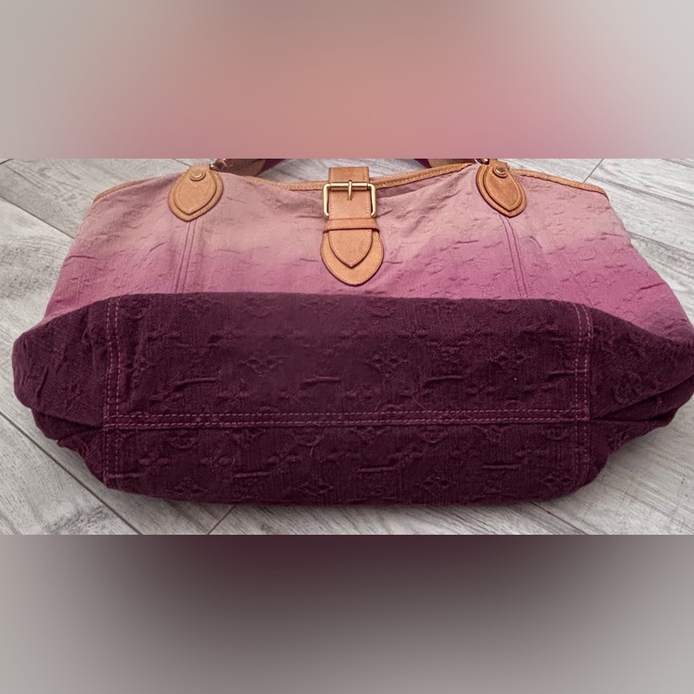 LOUIS VUITTON Rouge Fauvist Denim Sunbeam Monogram Hobo Bag Limited Edition 2010 - Picture 12 of 15